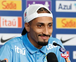 Raphinha abre o jogo sobre render menos na Seleção do que no Barcelona