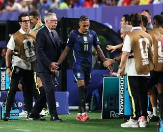 Raphinha fala pela primeira vez após lesão que pode tirá-lo da Copa