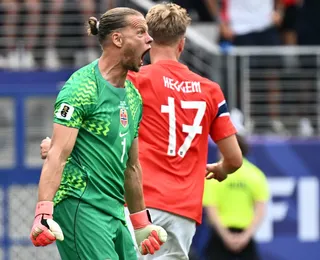 Saiba quem é o goleiro da Noruega que defendeu pênalti contra o Brasil