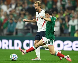 Sem voz, Kane comemora classificação inglesa: "Demos um jeito"