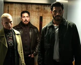 Só 6 episódios: a série de espionagem da Netflix para ver em uma tarde