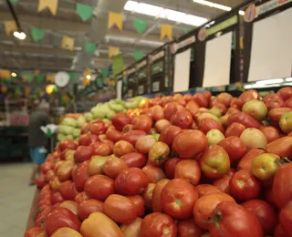 Tomate despenca 41% e reduz custo da cesta básica em Salvador