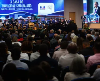 UPB entrega Comenda João Durval em ato marcado por defesa da autonomia