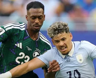 Uruguai para na Arábia Saudita e estreia com empate na Copa do Mundo