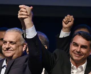 Vai desistir? Brecha em ata do PL permite recuo de vice de Flávio