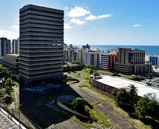 Venda de imóveis abandonados muda visual de Salvador