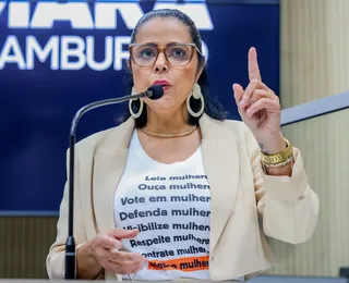Vereadora defensora da causa animal recebe cachorro morto: "Crueldade"