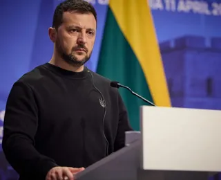 Zelensky acusa Rússia de atacar depósito nuclear em Chernobyl