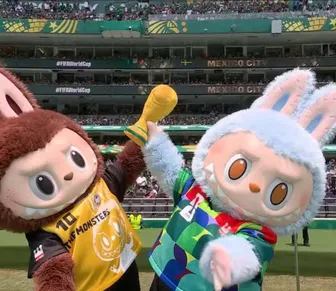 Apresentador da Globo confunde Labubu com mascote da Copa do Mundo