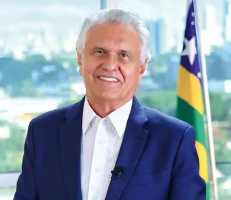 Caiado diz “acreditar na vacina” e defende ciência em evento