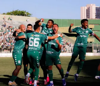 Clube supera falência de SAF e conquista acesso histórico após dívidas