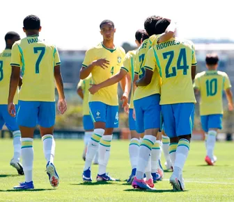 Com assistência de joia do Bahia, Brasil vence a Venezuela de virada