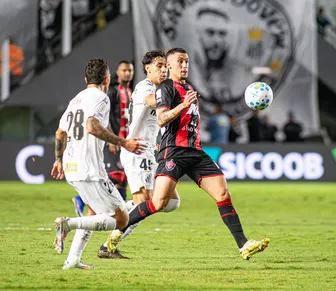 Com um a mais, Vitória perde por 3 a 1 para o Santos fora de casa