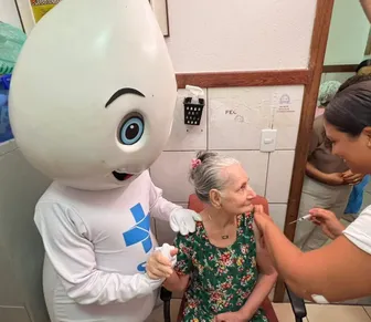 Dia D: Salvador aplica mais de 2 mil doses de vacinas neste sábado