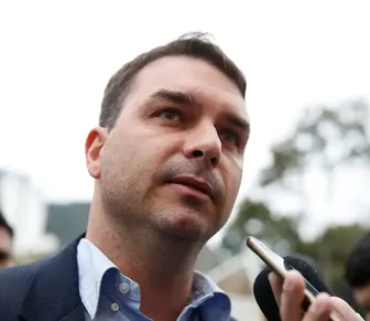 Flávio Bolsonaro defende medida dos EUA contra facções: “Vai asfixiar”
