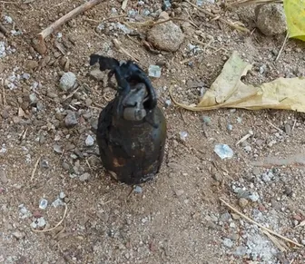 Granada abandonada em terreno baldio é detonada pelo BOPE