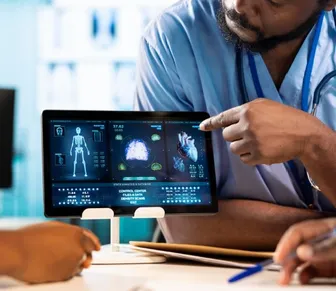 IA na medicina pode tornar atendimento mais humano, diz especialista