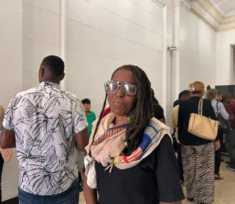 Irmã de Valdir Cabeleireiro lamenta quinto júri adiado: "Indignação"