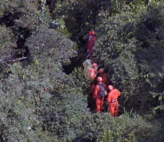 Queda de helicóptero deixa pelo menos 4 mortos no Rio de Janeiro
