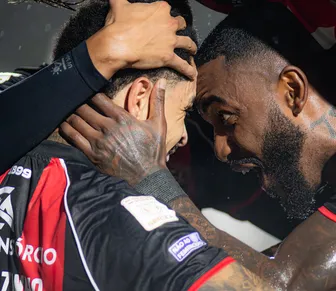 Vitória bate o Botafogo, sobe na tabela e segue implacável no Barradão