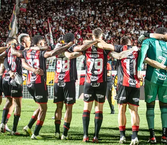 Vitória garante bolada milionária após goleada sobre o Athletico-PR