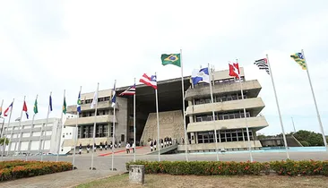 Em pleno recesso, Alba promulga cinco leis aprovadas pelos deputados