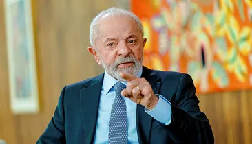Lula anuncia envio de hospital de campanha e socorristas à Venezuela