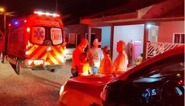 Mãe é presa após deixar três filhos sozinhos para ir a forró e casa pegar fogo