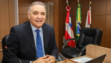 Nelson Pelegrino assume presidência do TCM