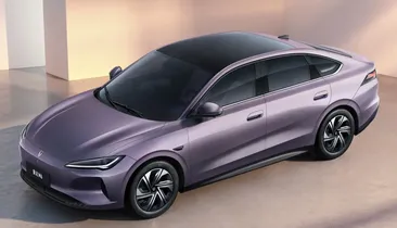 Novo Volkswagen Jetta: marca confirma primeiro sedã elétrico