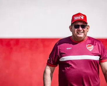 Ex-Bahia acerta com líder da Serie B e será treinado por Guto Ferreira