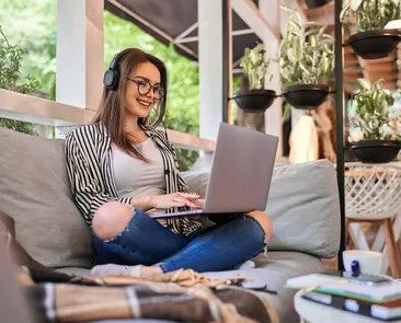 Mais de 90% dos lares brasileiros tem acesso à internet, revela o IBGE
