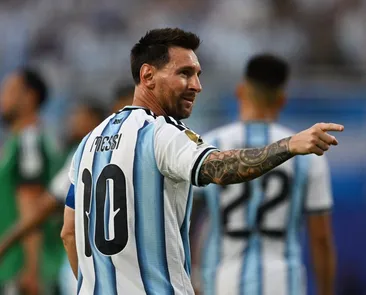 Messi desafia o passado no palco de sua pior dor pela Argentina