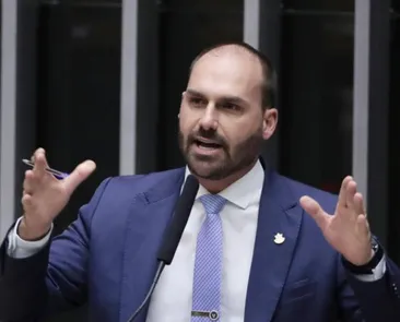 Moraes rejeita pedido e Eduardo Bolsonaro sofre nova derrota no STF