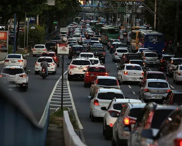 Novos radares com IA entram em operação e já estão aplicando multas