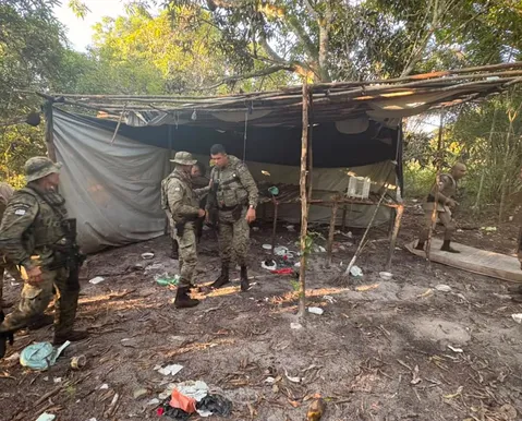 Acampamento do tráfico: polícia desarticula grupo criminoso em zona rural