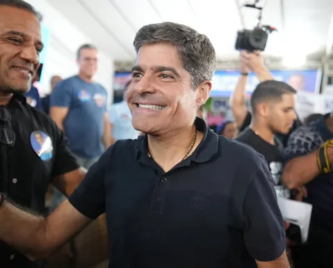 ACM Neto promete levar programa 'Morar Melhor' para o interior da Bahia
