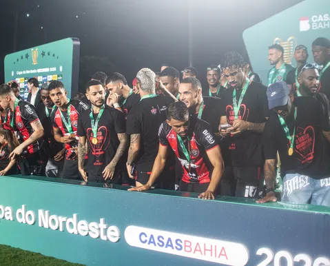 Além do título: Vitória é maioria no time ideal da Copa do Nordeste