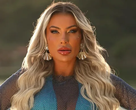 Andressa Urach anuncia seleção para gravar conteúdo com homem virgem