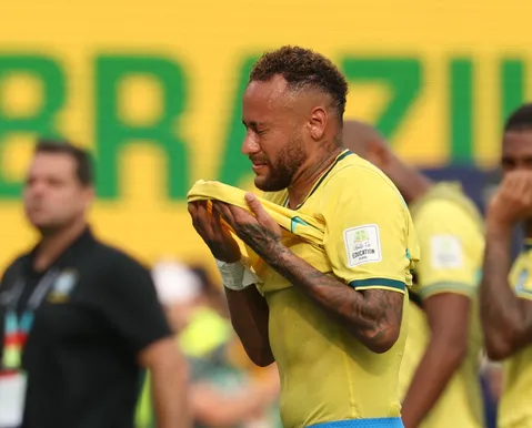 Após derrota da Seleção Brasileira, atletas do Vitória defendem Neymar - Imagem