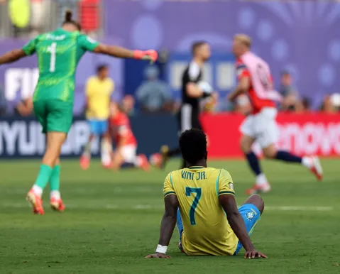 Após dias em silêncio, Vini Jr faz forte desabafo sobre a Copa