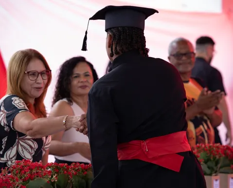 Bahia amplia gratificação para professores da socioeducação; entenda