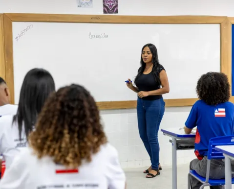Bahia convoca professores e abre prazo para entrega de documentação