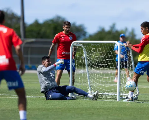 Bahia encara o Botafogo, dono do melhor ataque do Brasileirão, para fazer as pazes com a torcida
