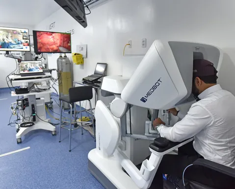 Bahia faz primeira telecirurgia robótica de longa distância