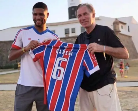 Bahia homenageia Baresi e relembra encontro com lenda italiana