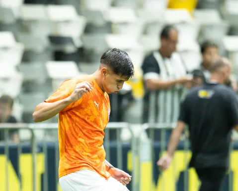 Bahia perde Mingo por lesão no intervalo do duelo com o Atlético-MG