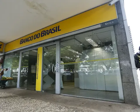 Bancos funcionam em horários especiais a partir desta segunda-feira