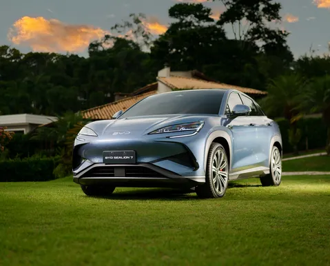 BYD Sealion 7 chega ao Brasil: o SUV cupê elétrico de 531 cv que impressiona