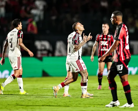 Cabe no seu time? Atacante de R$ 94 milhões do Flamengo anuncia saída do clube